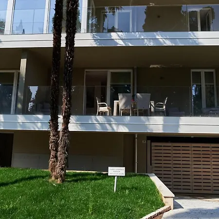 Minnie By Garda Apartment
